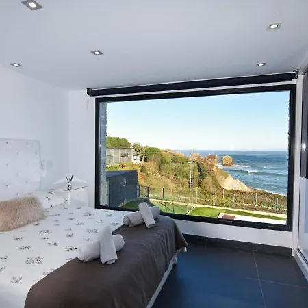 Impresionante Al Borde Del Mar Con Piscina *