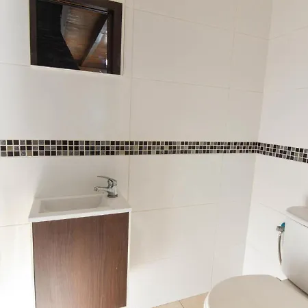 Impresionante Al Borde Del Mar Con Piscina Holiday home Liencres