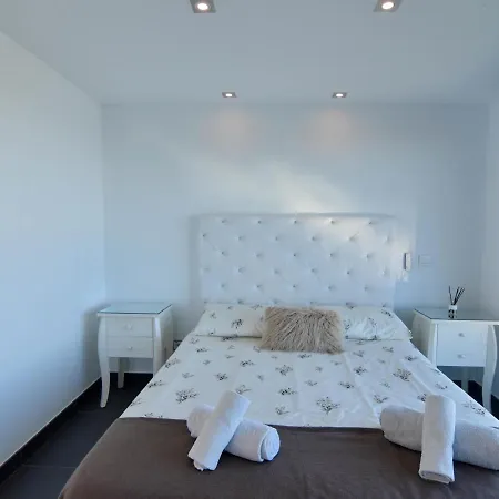 Holiday home Impresionante Al Borde Del Mar Con Piscina